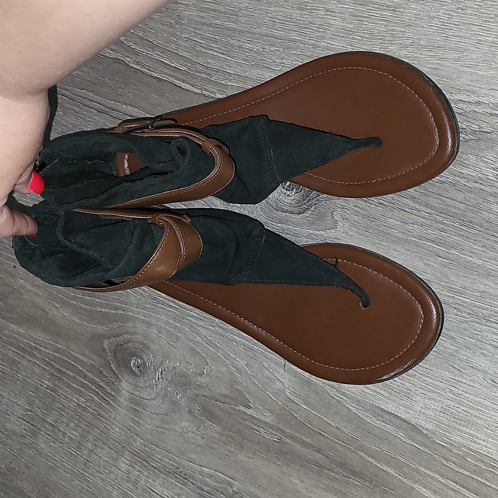 American Eagle saddles brown and black  size 9